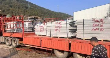 西安 芝麻灰花岗岩光面毛板出货日常