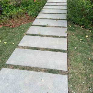 西安 芝麻黑小区踏步、汀步石铺装效果