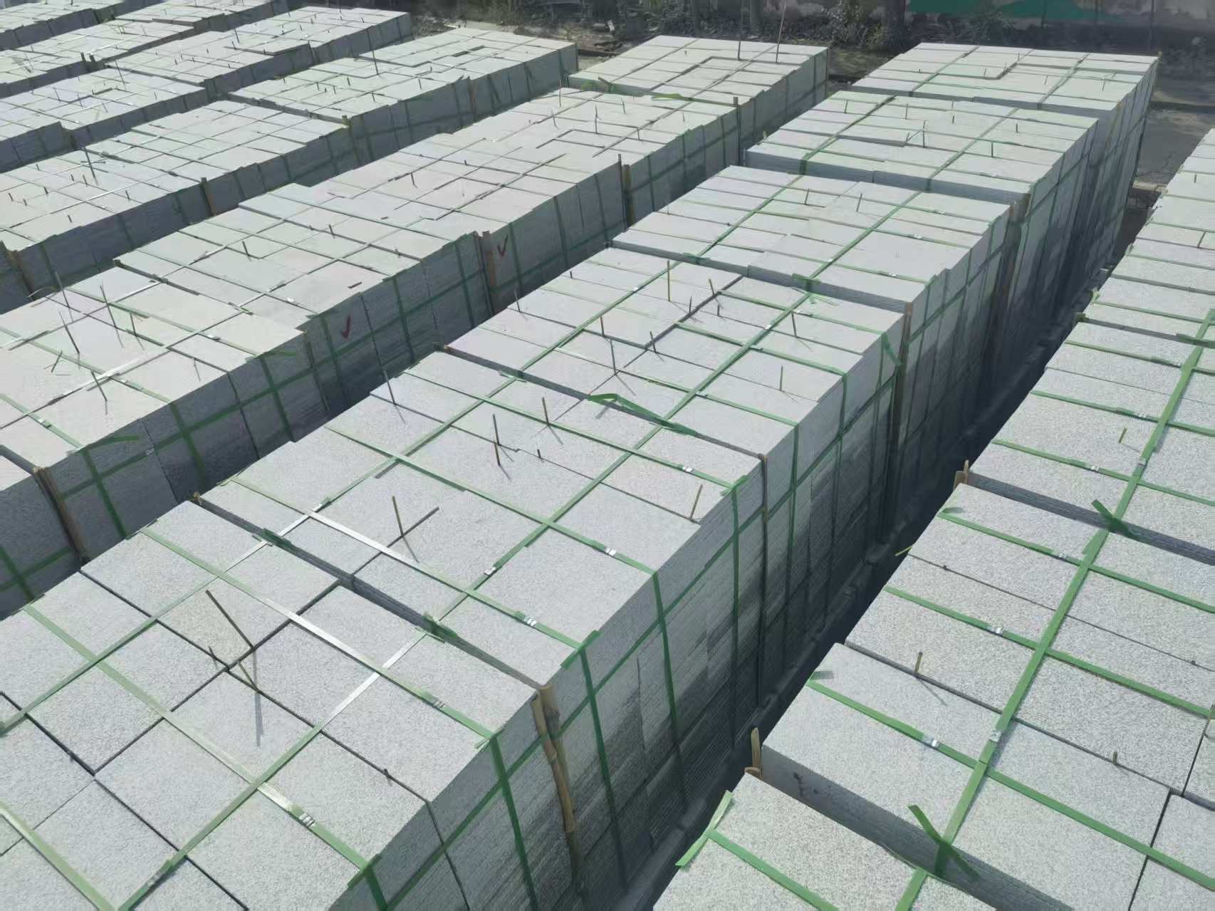 西安 芝麻白1.8公分火烧300*600地铺，清仓大甩卖