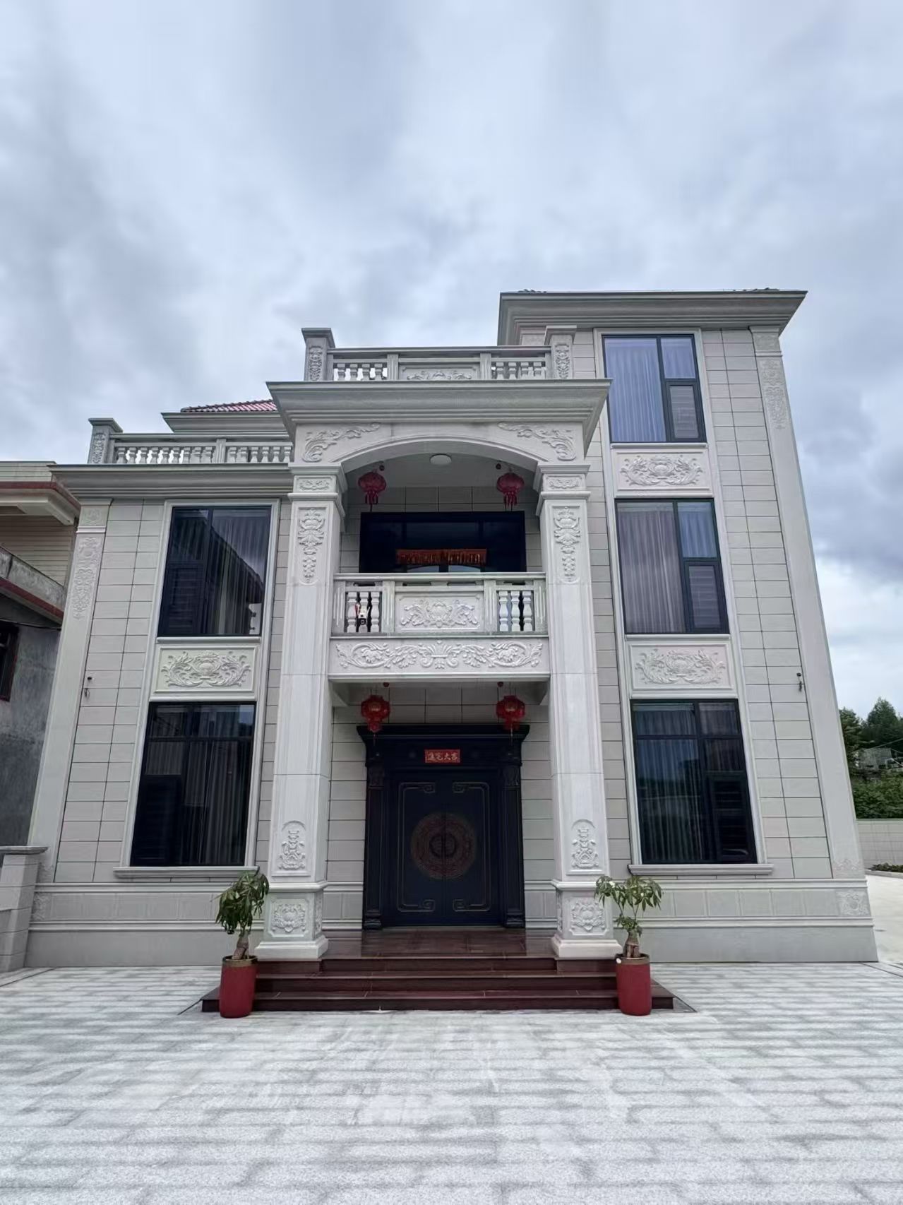 西安 芝麻白石材别墅干挂案例展示