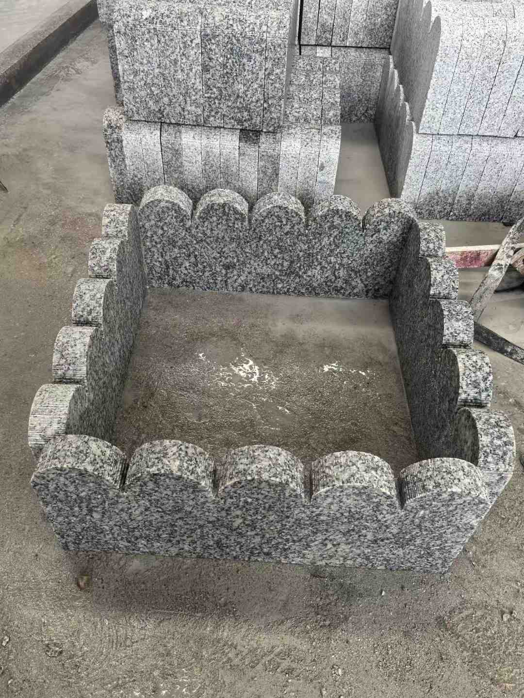 西安 花边石、花坛围栏石、花池界石、菜园栅栏石、镶边石、波浪状界石介绍