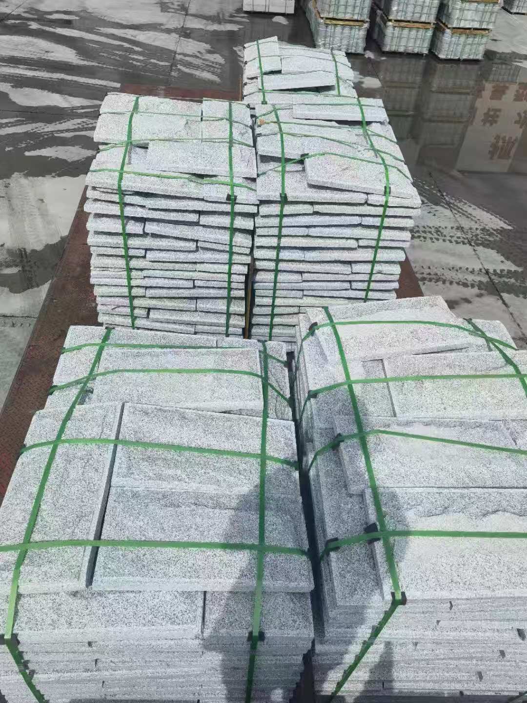 西安 芝麻白蘑菇石装车出货