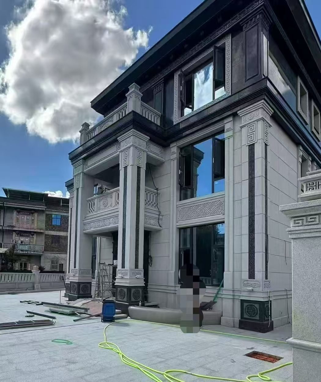 西安 别墅干挂，芝麻白与芝麻黑完美配合