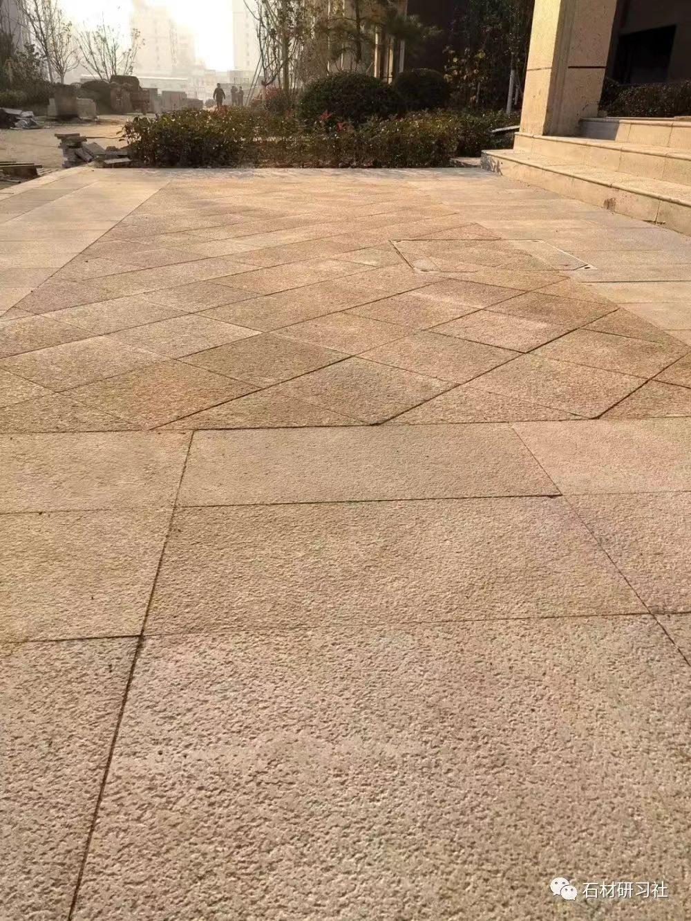 西安黄金麻荔枝面铺贴